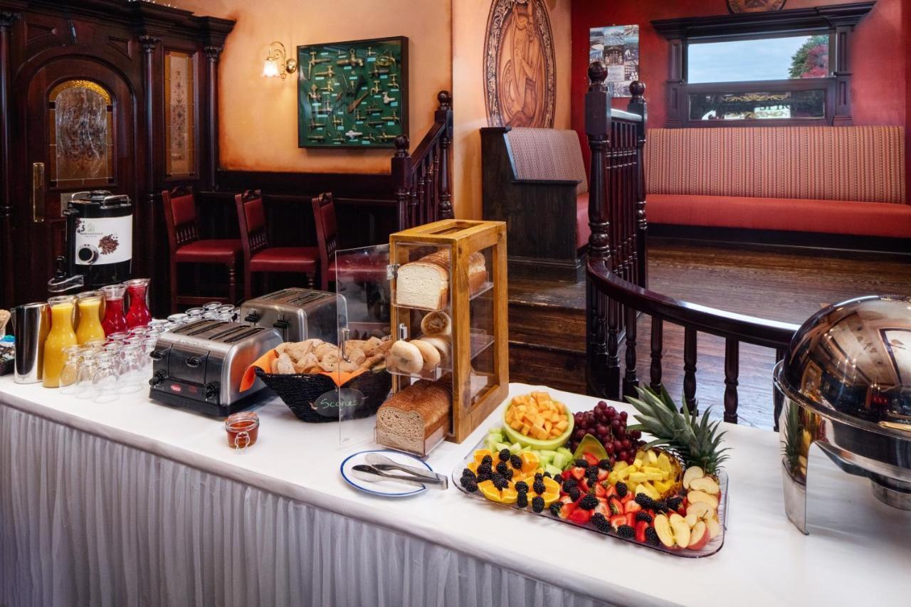 Irish Cottage Inn & Suites Галіна Екстер'єр фото