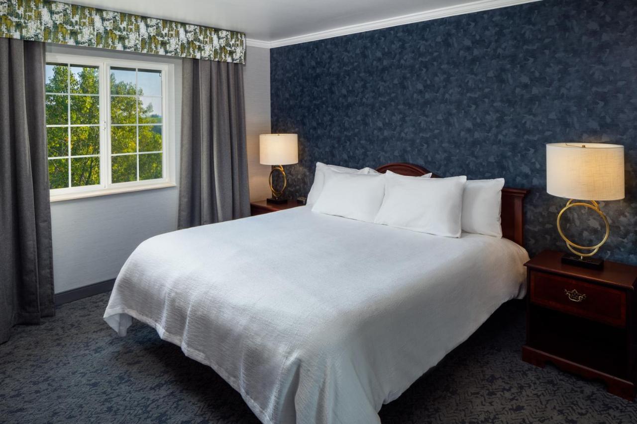 Irish Cottage Inn & Suites Галіна Екстер'єр фото