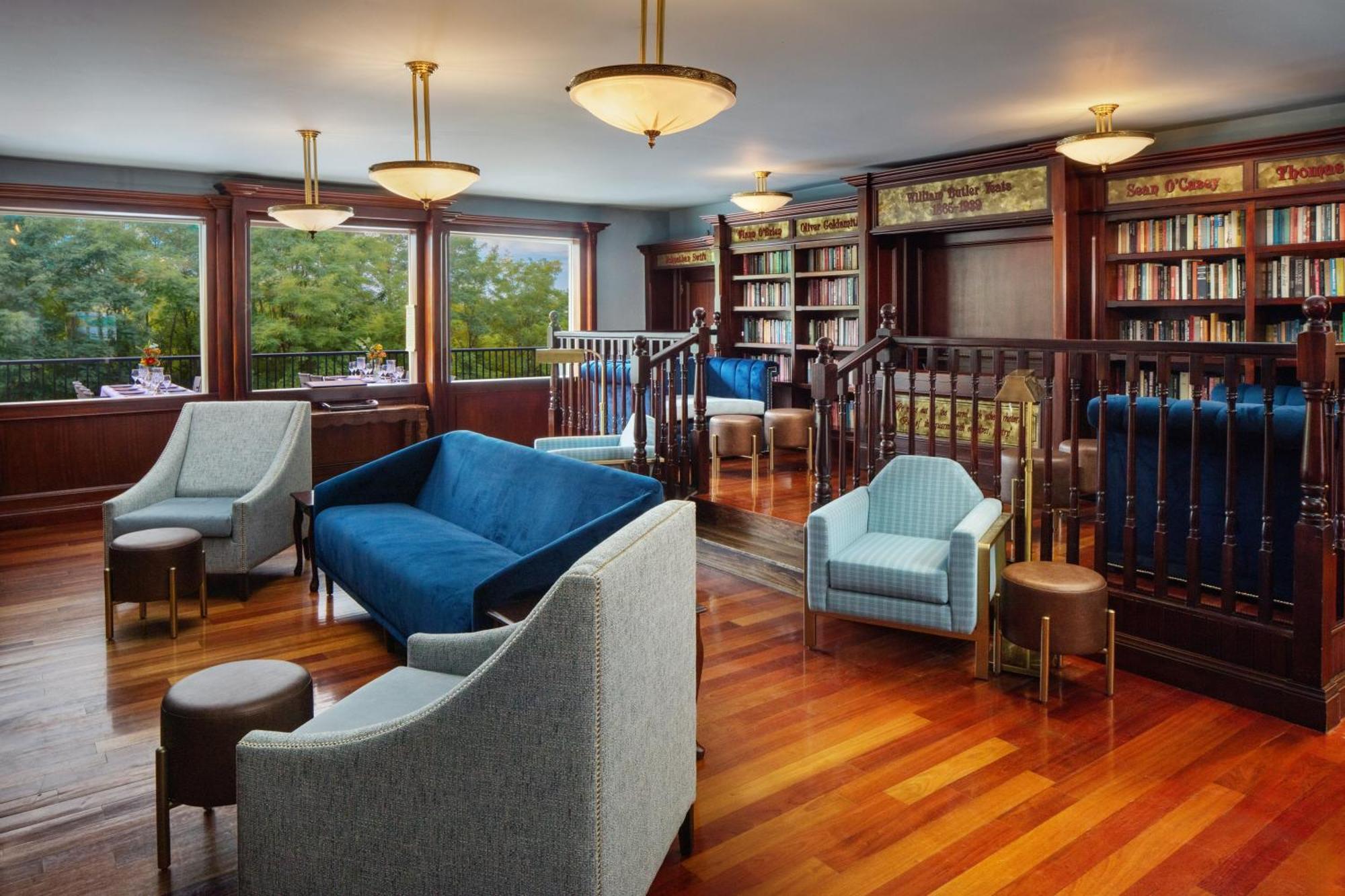 Irish Cottage Inn & Suites Галіна Екстер'єр фото